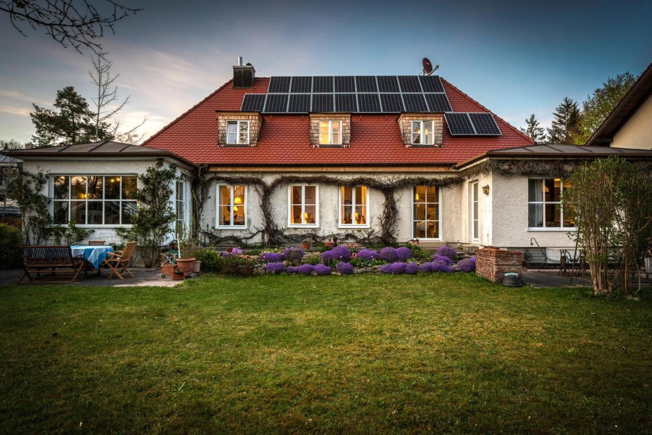 Ferienwohnung München- Pullach, Wohnen im Grünen Exterior foto