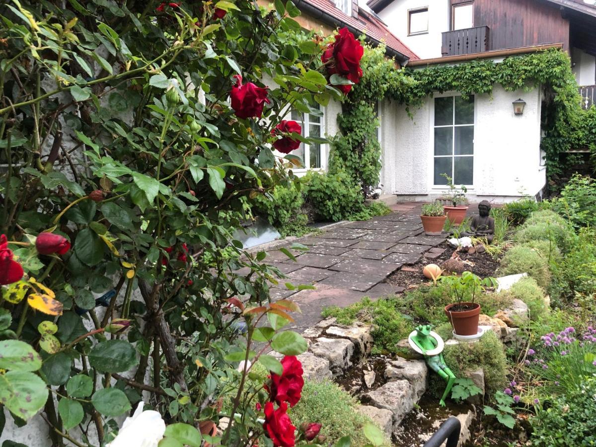 Ferienwohnung München- Pullach, Wohnen im Grünen Exterior foto
